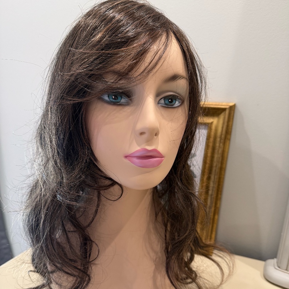 mannequin with wig.